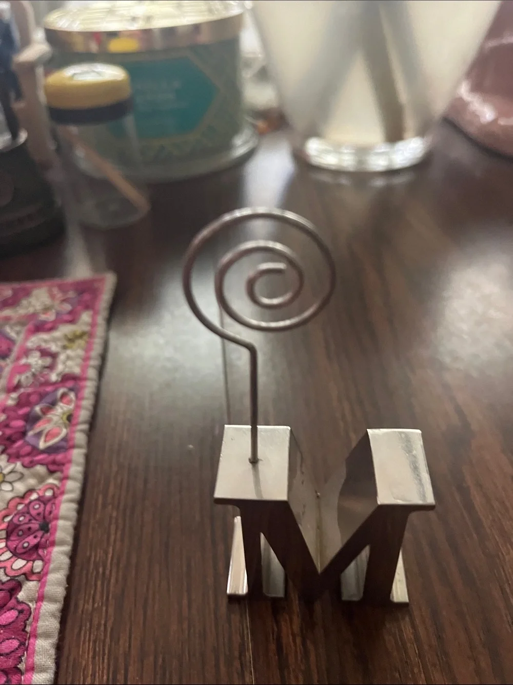 Metal 'M' Memo/Photo Holder in Silver slightly used